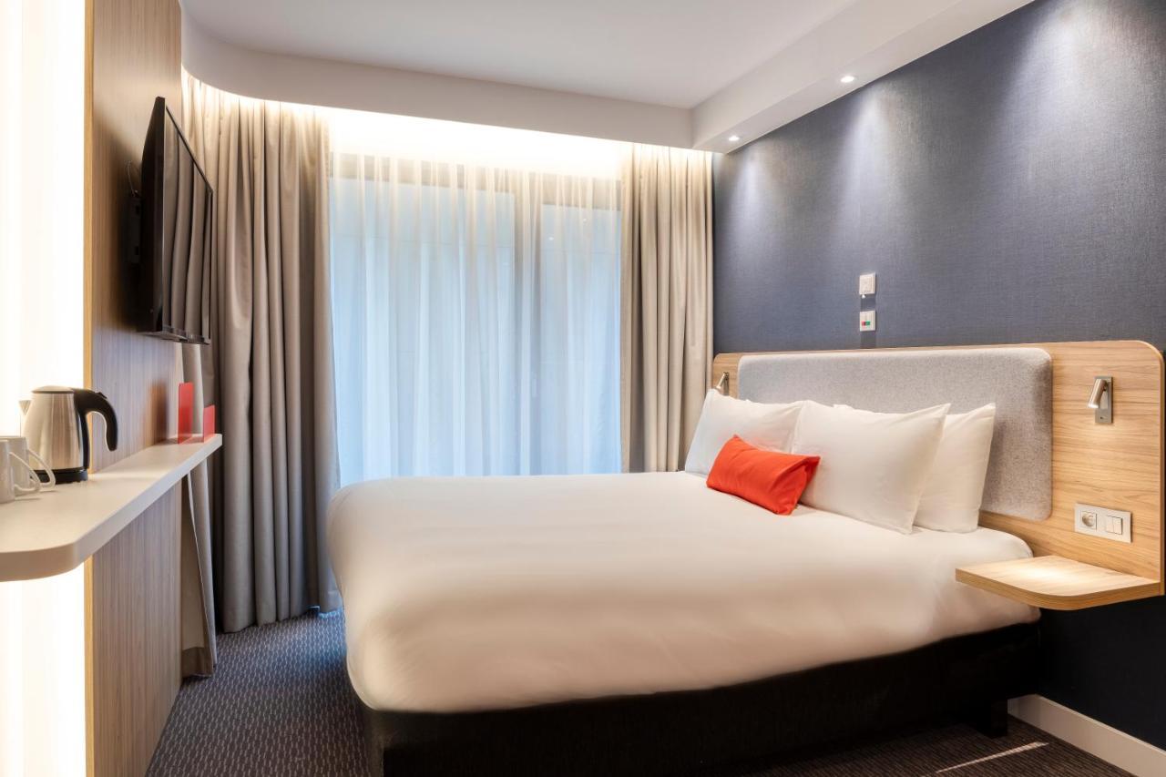 Express - Centre By Ihg Hotel 3*